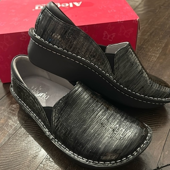 Alegria Black Mules & Clogs - Picture 1 of 11